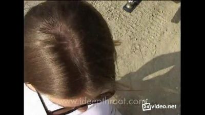 Очень любит
 сперму на губках